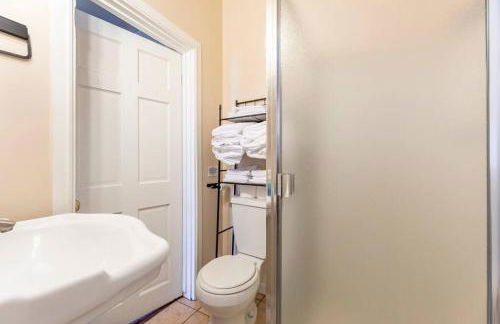 A+ 2 BR Victorian Home away from Home - Foto 23