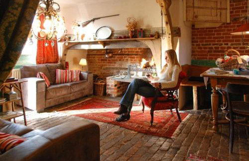 Orchard Cottage cosy rustic comfort just across the fields to a great Pub - Foto 1