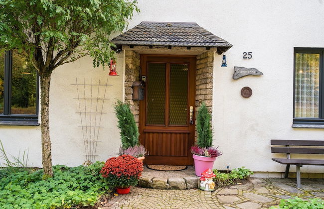 Large, Detached Holiday Home in Willingen With Garden - Photo 3