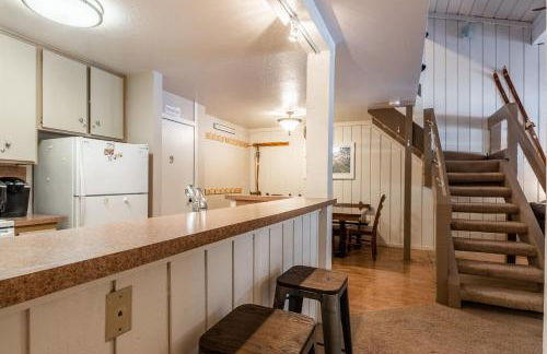 New Listing 2 bedroom and Loft 2 bath Summit E Bldg 16 condo sleeps 8 Steps to Eagle Lodge Chair 15 - Foto 13