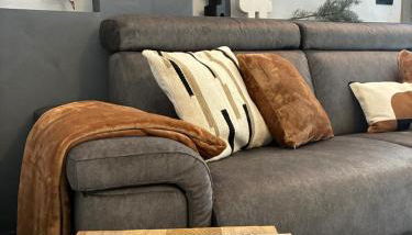 Nuovo bilocale con balcone panoramico e posto auto - Foto 3