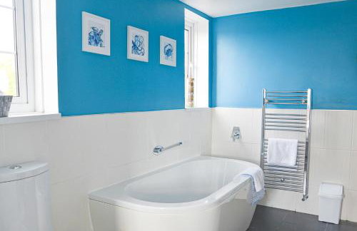 Huntsfield House- Stunning Modern 4 Bedroom House Suitable for Work and Leisure Stays - Foto 2