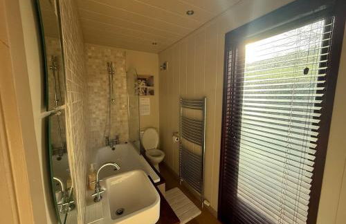 Charming 2 bedroom Lodge In the Shropshire Countryside with Fantastic Views - Foto 10