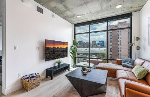 Exceptional 1BD BA-PoolHotTubGymParking- Downtown! - Foto 12