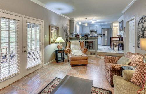 Sunroom and Yard Charming Hot Springs Home! - Foto 5