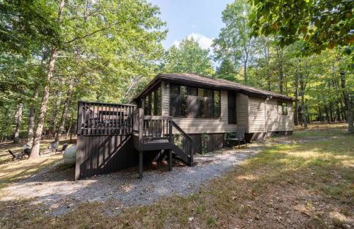 Secluded Retreat w Hot Tub, FirePit & Pool Access - Foto 37