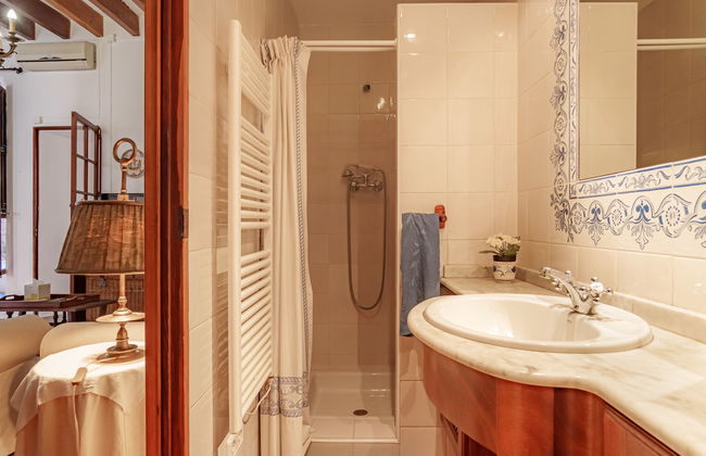 3 bedroom House in Petra with garden - Photo 17