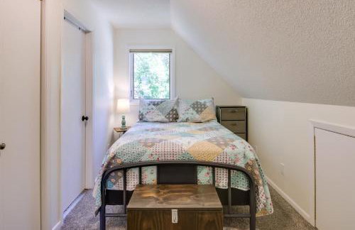 Lakefront Sunburg Vacation Rental with Boat Dock! - Foto 26