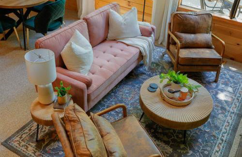 Dog-Friendly A-Frame with Hot Tub and Firepit - Foto 8