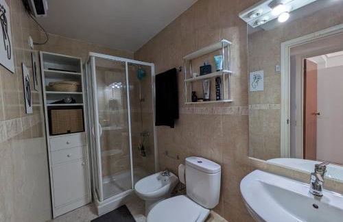 Acogedor apartamento y parking - Foto 7