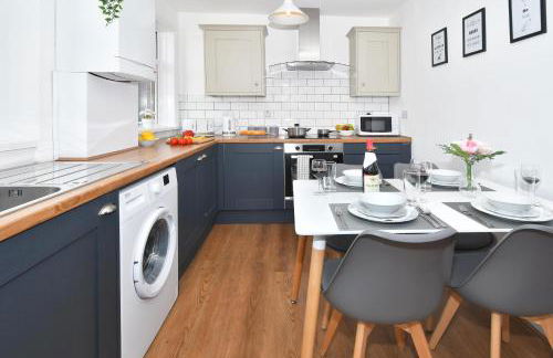 Orion House - sleeps 6, driveway, garden - Photo 20