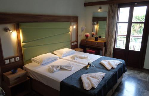 Niki Studios Sea - Front - Photo 13