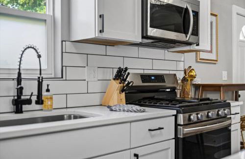 Cozy 4BD - Backyard Retreat - 3mins to Notre Dame - Foto 35