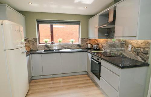 6 Fairfax Close - Photo 5