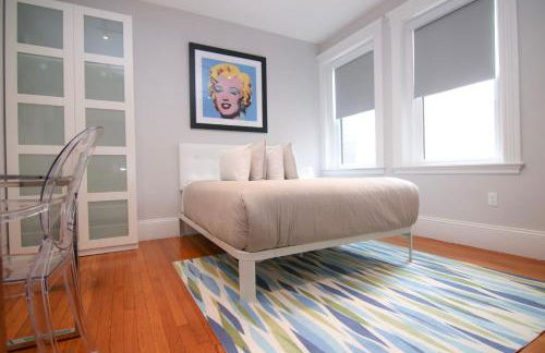 A Stylish Stay w/ a Queen Bed, Heated Floors.. #21 - Foto 1