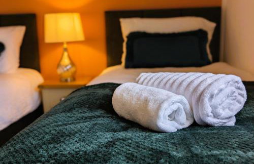 6 Guests * 4 Bedroom * Free Wi-Fi - Photo 21