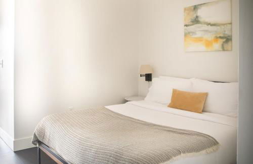 Modern Studio Apt with Rooftop, Gym, and Parking - Foto 30