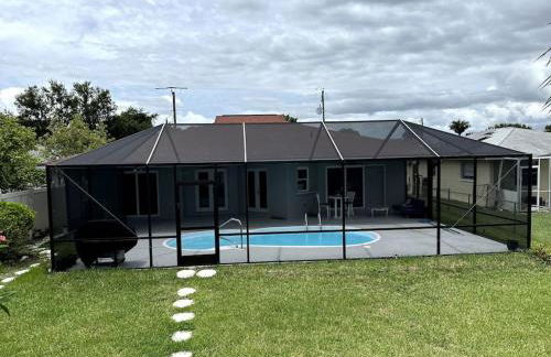 Cozy 2 BR Waterfront home with Heated Pool - Foto 50