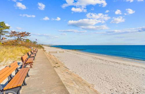 Charming House by the Beach with Patio Grill and FirePit - Foto 5