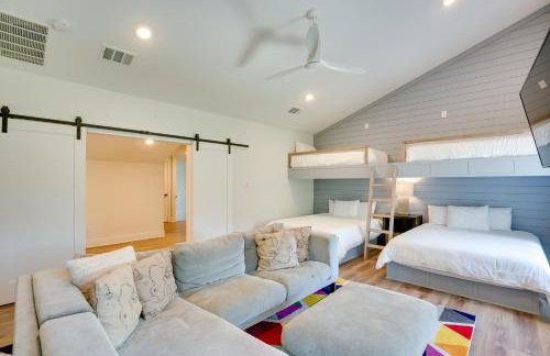 Relax Fireside! Waterfront Malakoff Home with Pool - Foto 25