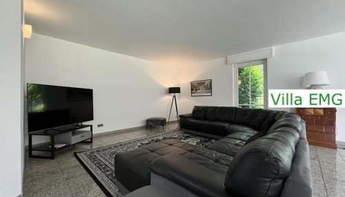 Ferienhaus Villa EMG Gelsenkirchen nah Essen Dortmund mit Pool und Garten für Familien Gruppen bis 21 Personen - Foto 5, Garden view