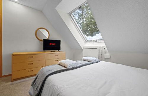 Mountain Haven for Families w Deck - Shuttle - Views - Foto 47