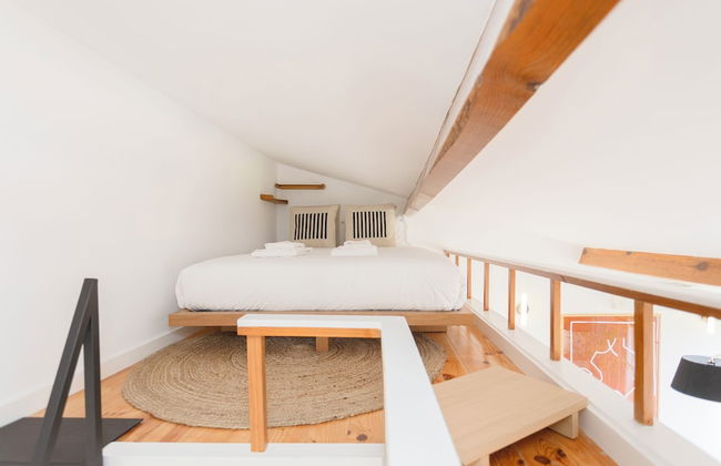 Liiiving - Mezzanine Delight Balcony - Photo 5