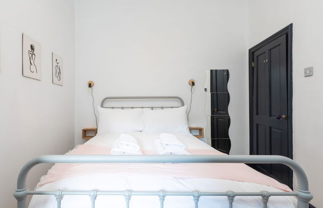 Serene and Spacious 1 Bedroom Garden Flat in Clapton - Foto 5