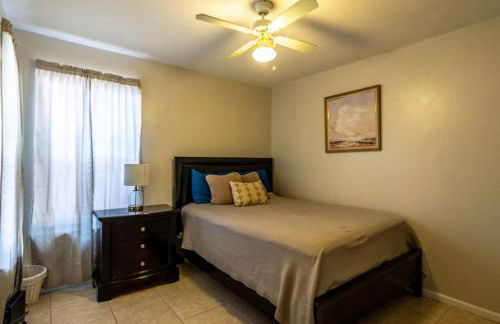 Beach Retreat with Backyard Flair and Yard Games - Foto 22