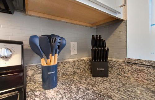 Luxury Downtown Cityview Suite Skywalk Access and Free Garage Parking - Foto 8