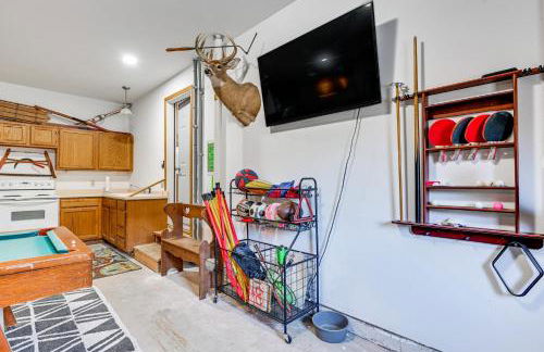 Pet Friendly with Game Room, Hot Tub and Private Dock! - Foto 30