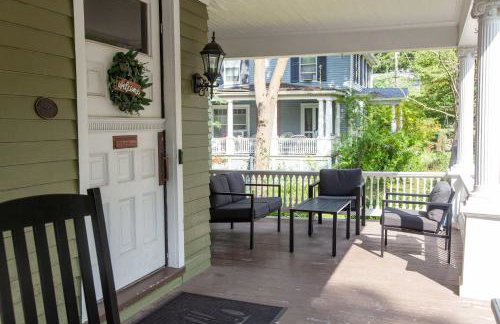 Lakeview on Main Pool Fire Pit and Walkable - Foto 34