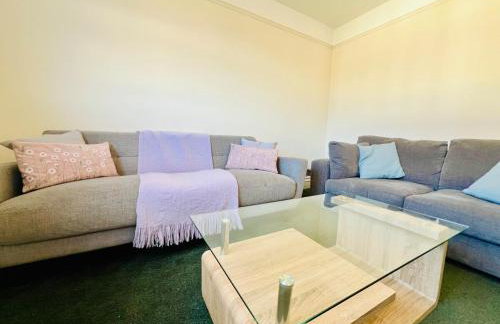 4-Bedroom House 5 mins to Beach & Parking - Foto 3