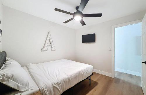 Newly Renovated | Minutes to Riverwalk & Beaches | Tampa Heights - Foto 42