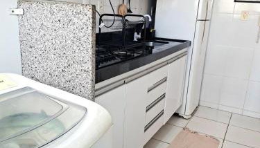 Apto com facil acesso ao Aeroporto e Mangueirão, com elevador, garagem e piscina - Foto 4, stove
