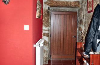 Spacious Family House in Nogueira with Garden - Foto 10