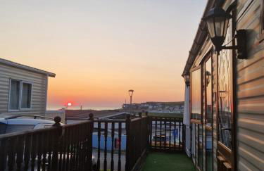 Spacious Luxury Escape with Sea Views and Pet Friendly at Clarach Bay - Foto 1