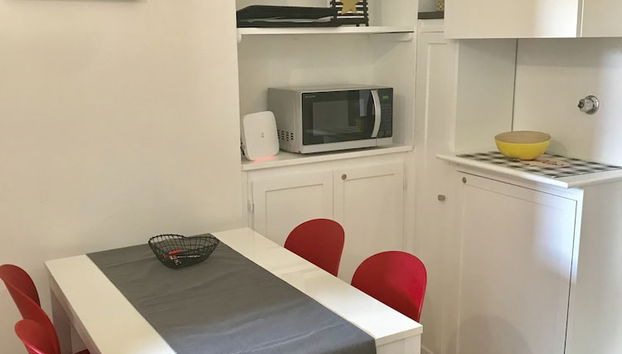 P&D Apartments Navigli - Porta Genova - Foto 5, Servicio de comidas en la habitación