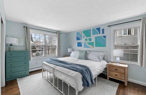 4BR Home | Walk to Beach & Downtown | Parking - Foto 1