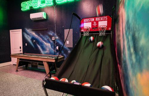 Space City - Prof Design, Game Room, King BD - Photo 15