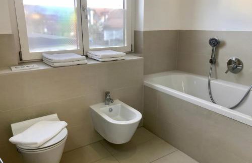 Ferienwohnung Central 1st floor - hochwertige Wohnung mit Balkon und Aufzug - Foto 16