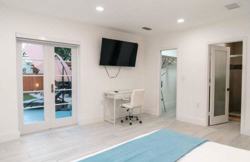 Luxury Retreat 3B ,2Ba POOL , Coral Gables Center - Photo 5