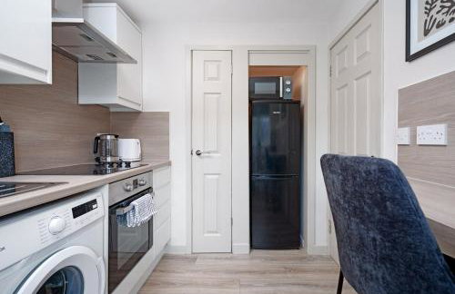 1BR Shawlands Walk To Queens Park with Parking - Photo 6