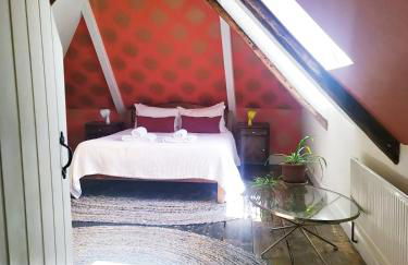 The Shire House - Photo 15