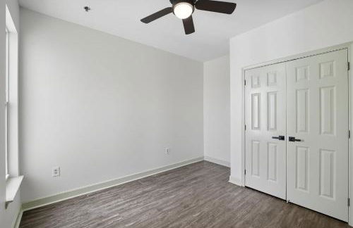 Bright & Stylish 2-Bed, 2-Bath Apartment - Foto 8