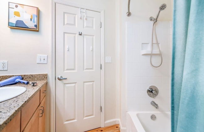 100 Year-old Historic Brick 2BR Loft Large Patio2 - Foto 13