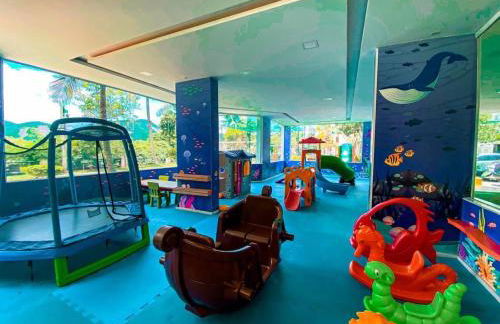 Apartamento com piscina a poucos passos da praia - Foto 16