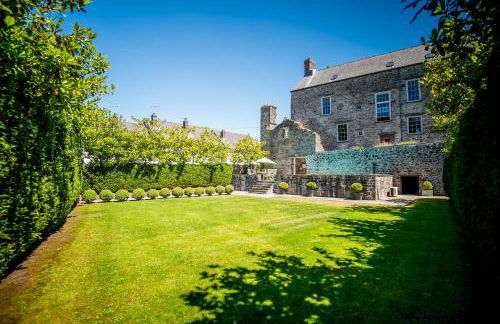 Great House - A Grand Georgian Retreat with Heated Outdoor Pool - Photo 15