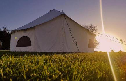 6 Guests - Bell Tent - Wood Stove - Parking - Foto 18