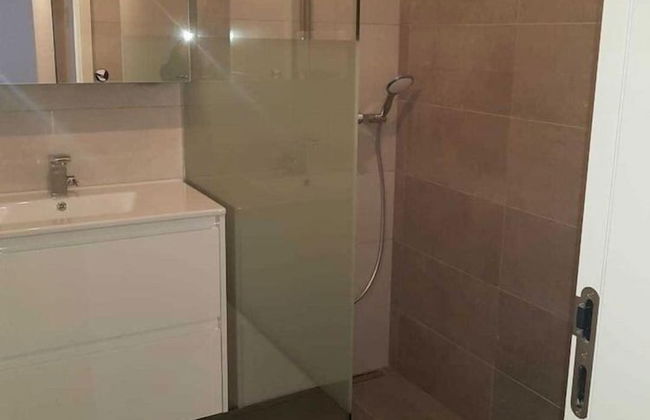 Modern 3 Beds In Convenient Location - Parking - Foto 13